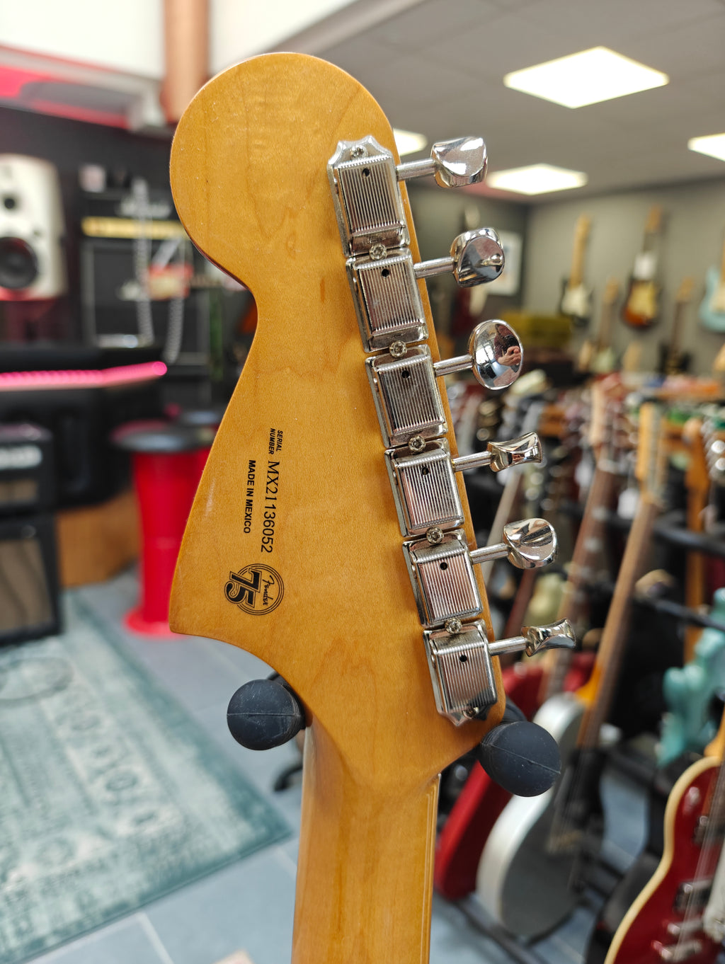 Fender Vintera '60s Jaguar Ocean Turquoise w/ Lollar P90s
