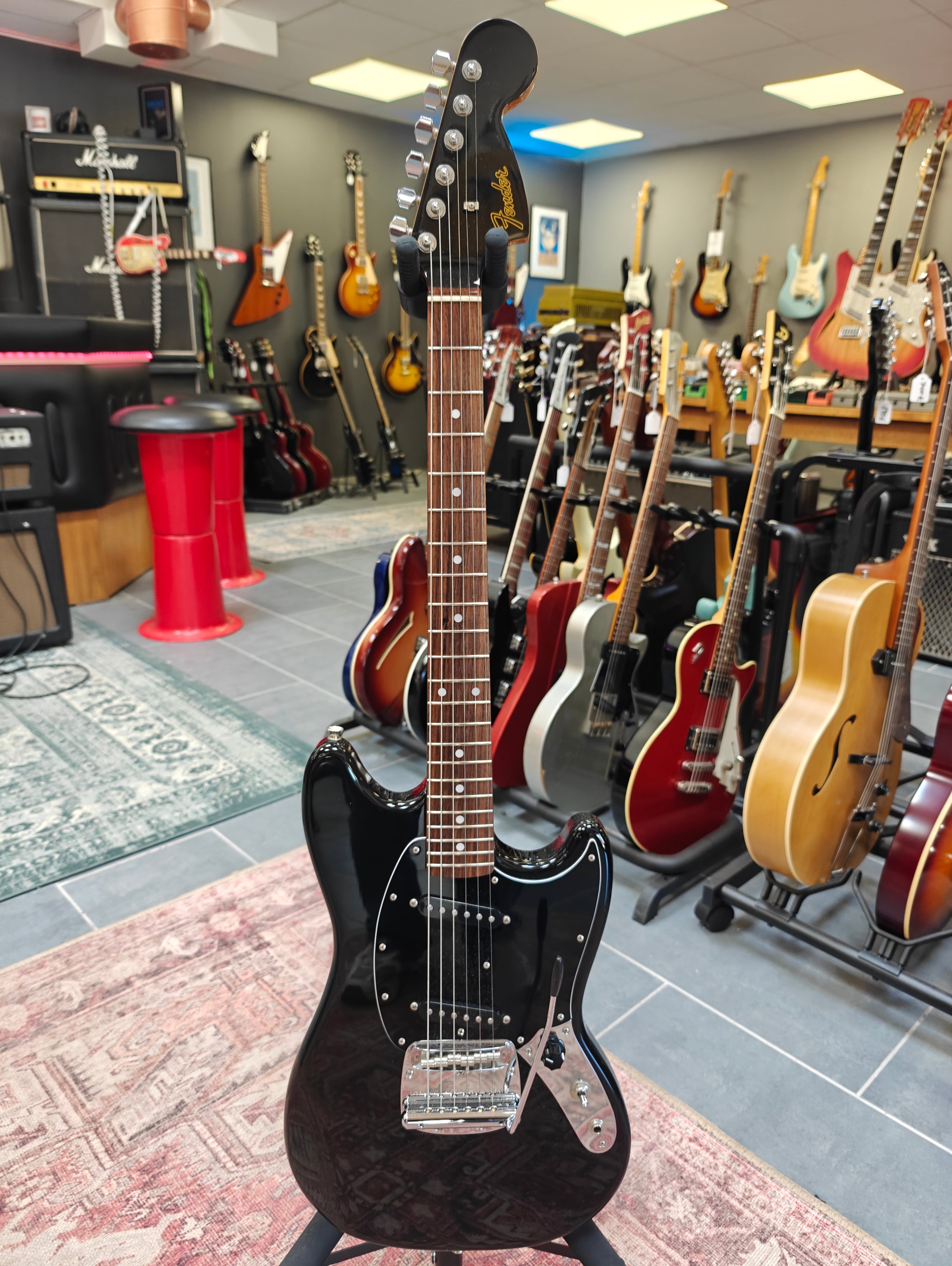 Fender Mustang 69 Reissue Matching Headstock Black MIJ