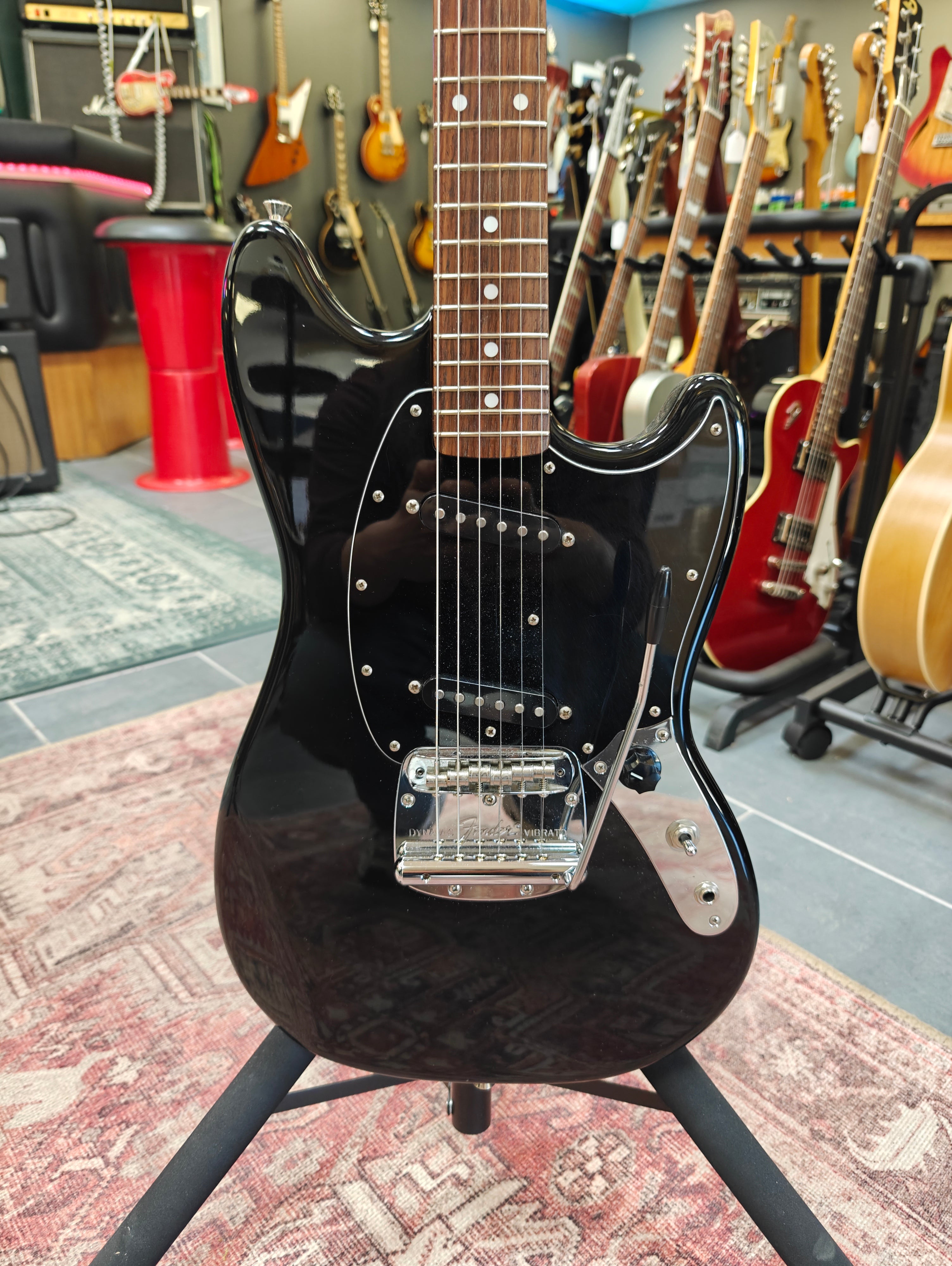 Fender Mustang 69 Reissue Matching Headstock Black MIJ