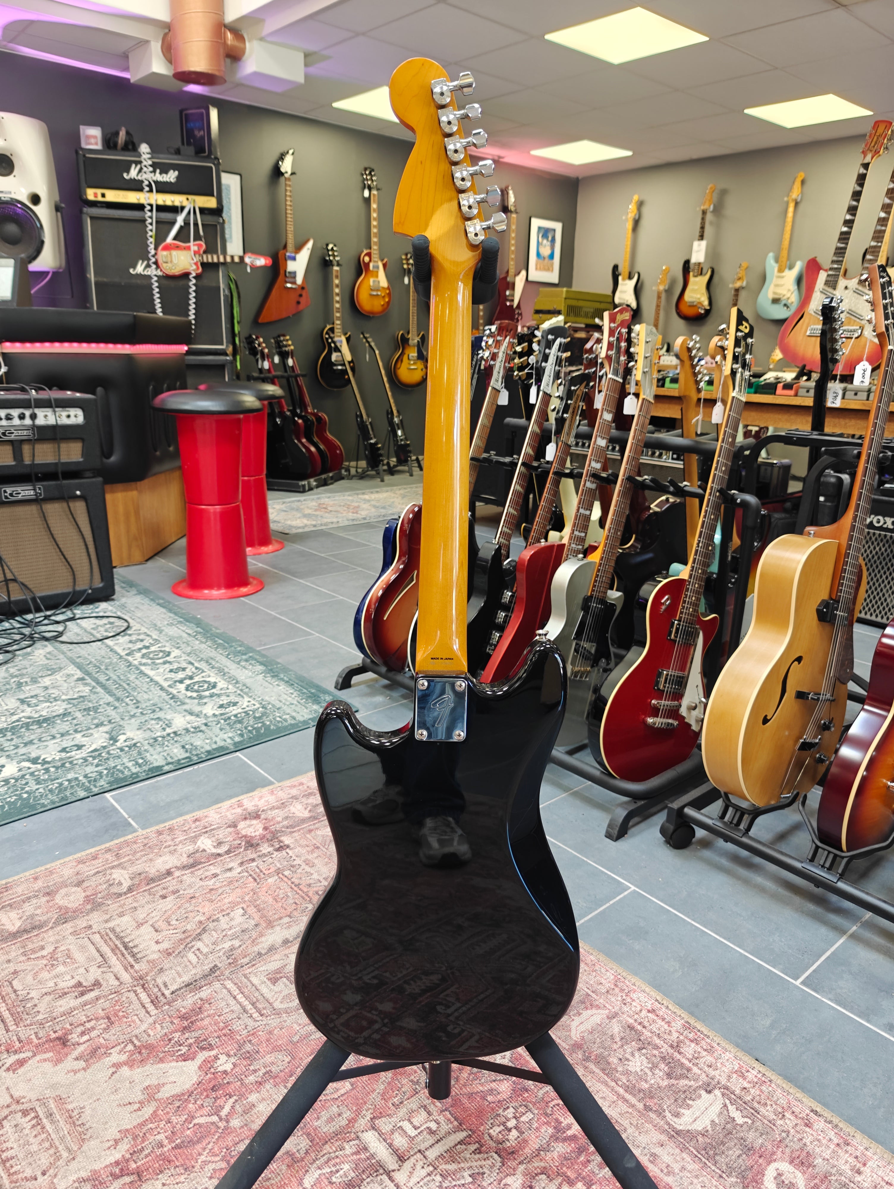 Fender Mustang 69 Reissue Matching Headstock Black MIJ