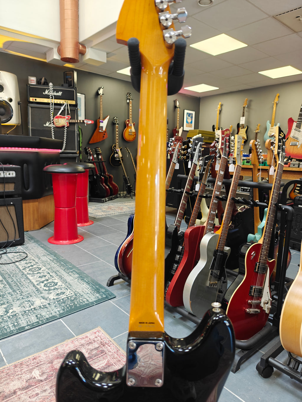 Fender Mustang 69 Reissue Matching Headstock Black MIJ