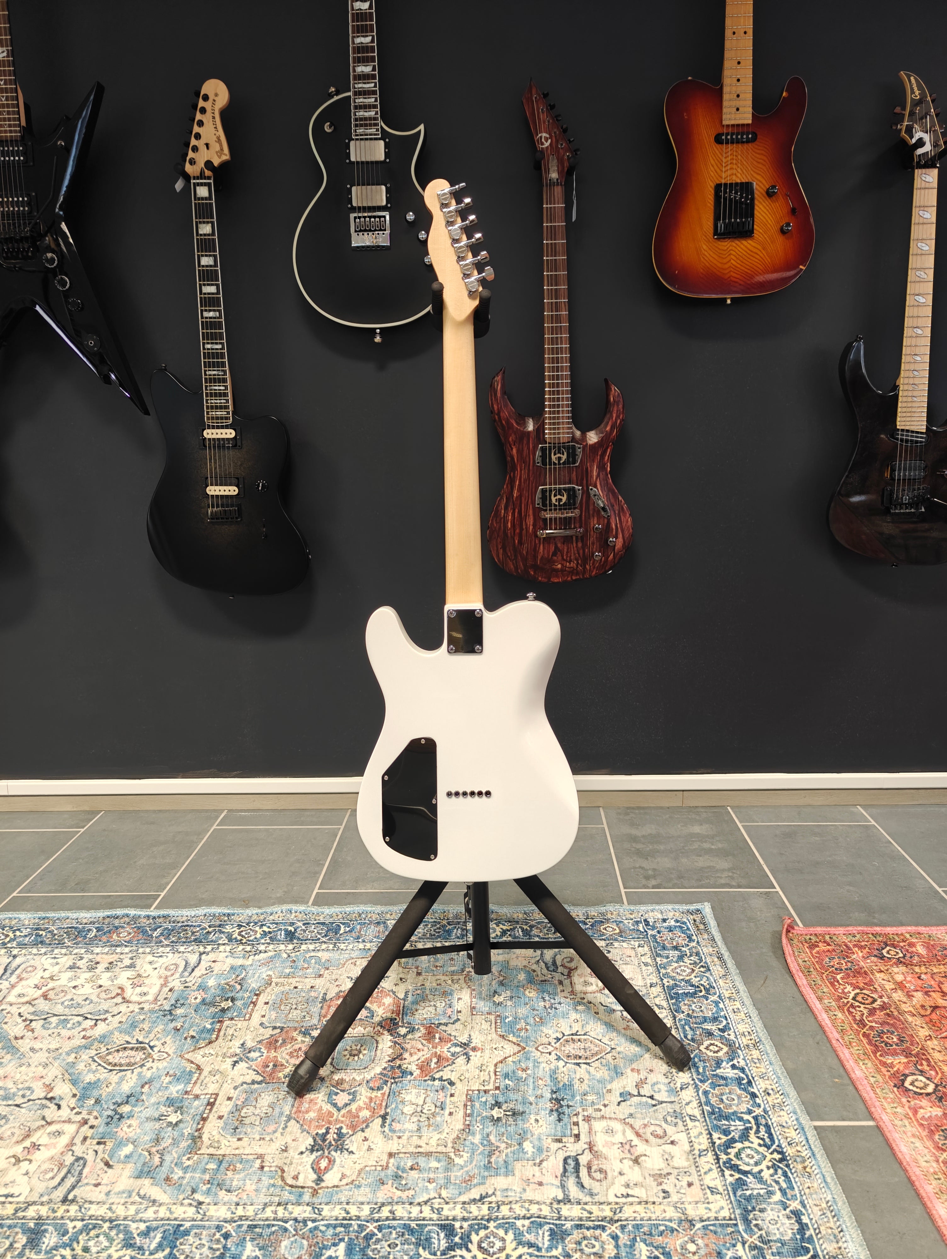 Odes Custom Guitars White Wizard