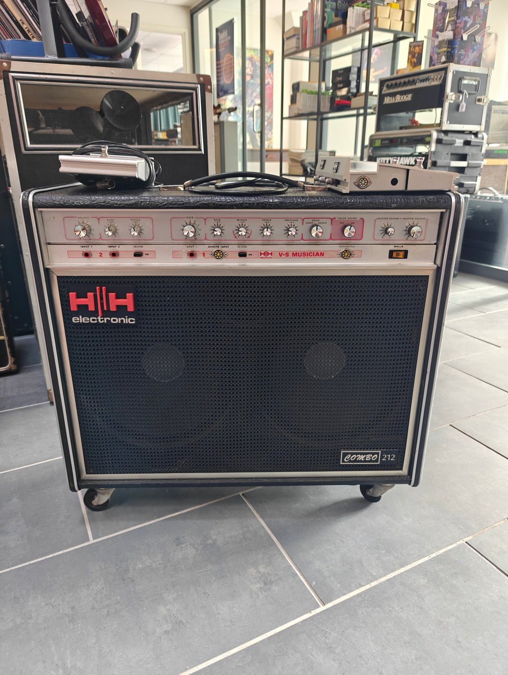 HH VS Musician Combo 212 w/ Effects and Footswitch