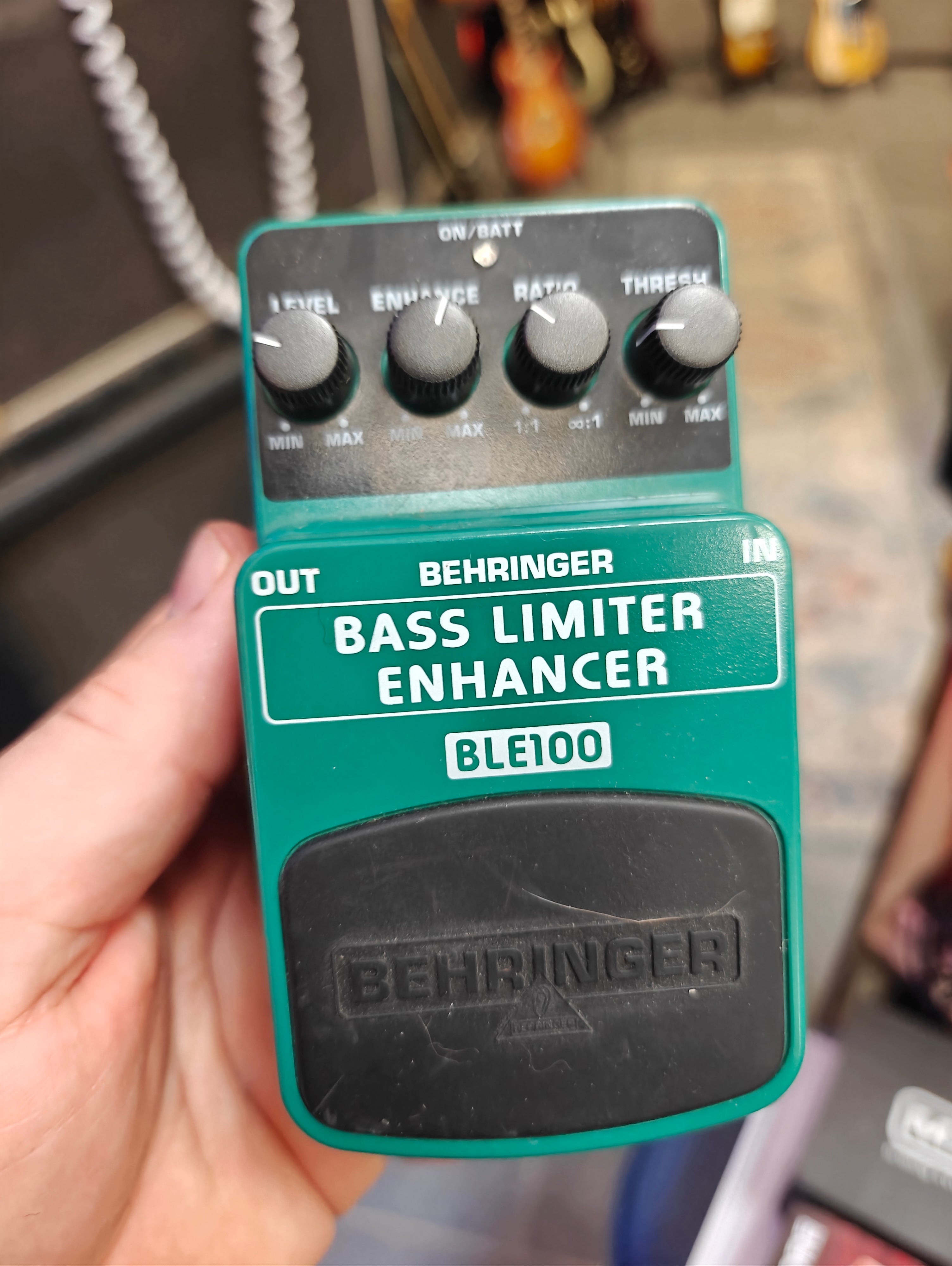 Behringer Bass Limiter Enhancer