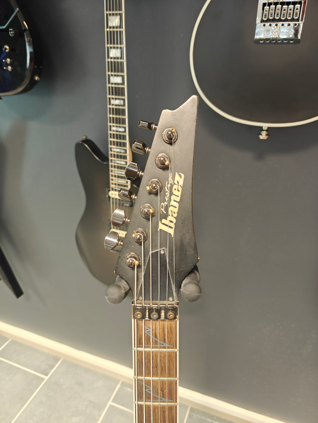 Ibanez RG2570Z Prestige Mediterranean Coral Reef