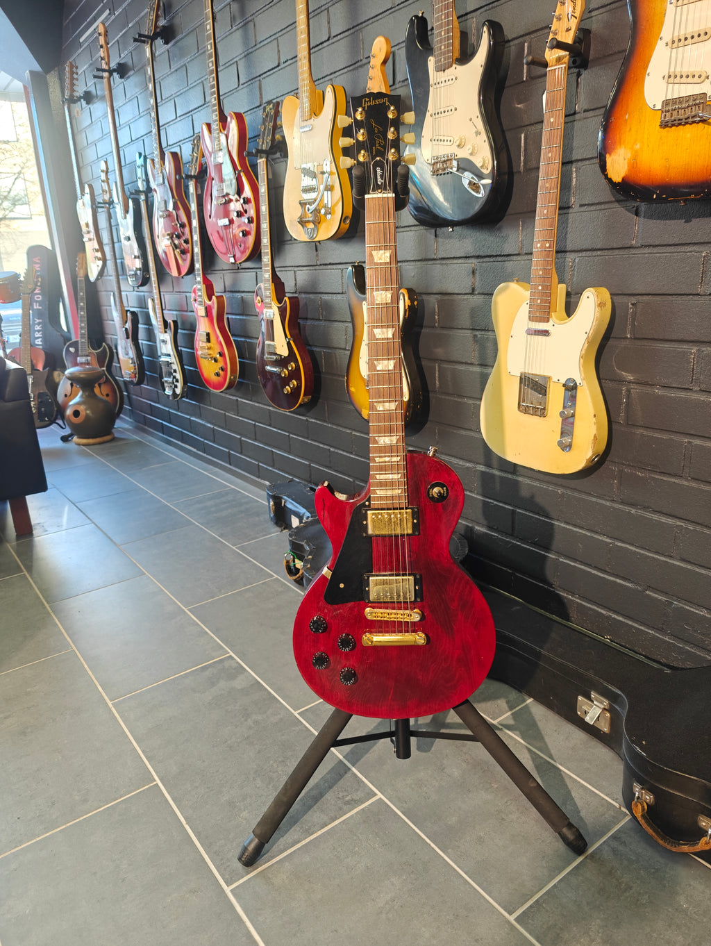 Gibson Les Paul Studio Lefty 2008 Wine Red – Tonefest Guitar Gallery