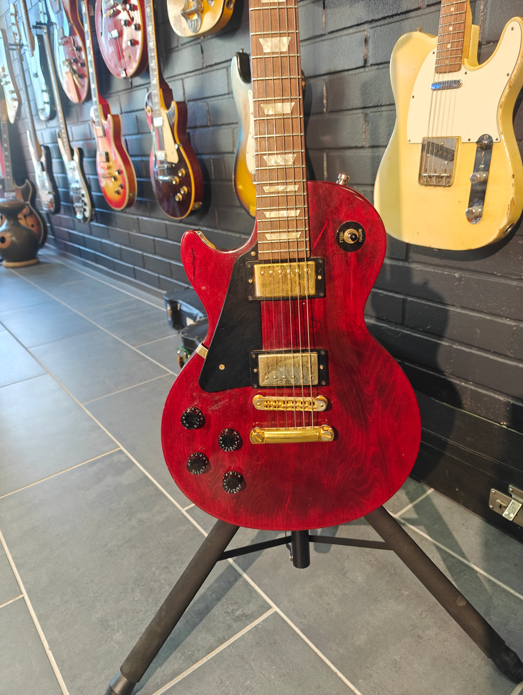 Gibson Les Paul Studio Lefty 2008 Wine Red – Tonefest Guitar Gallery