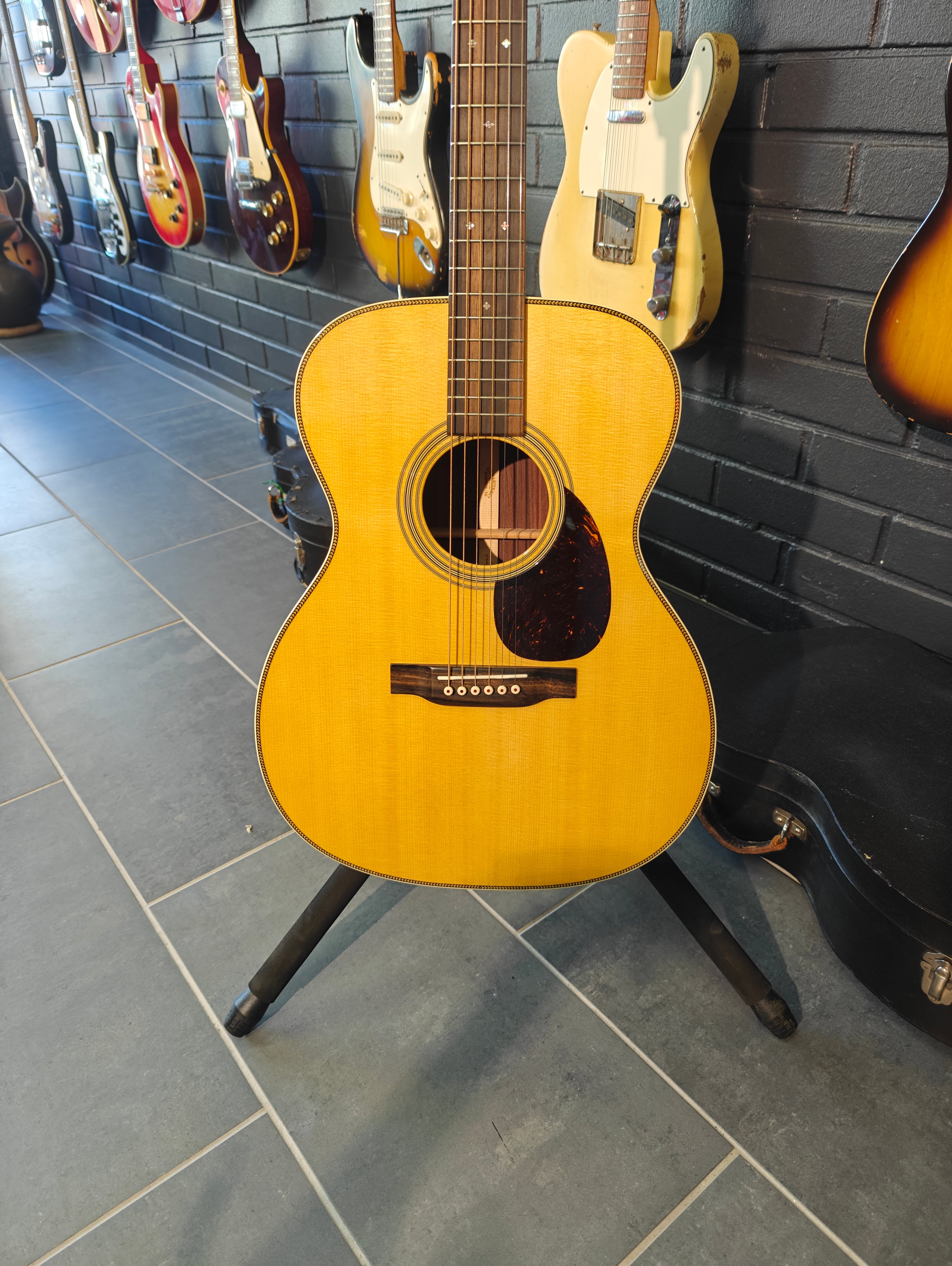 Martin OM-28 2024
