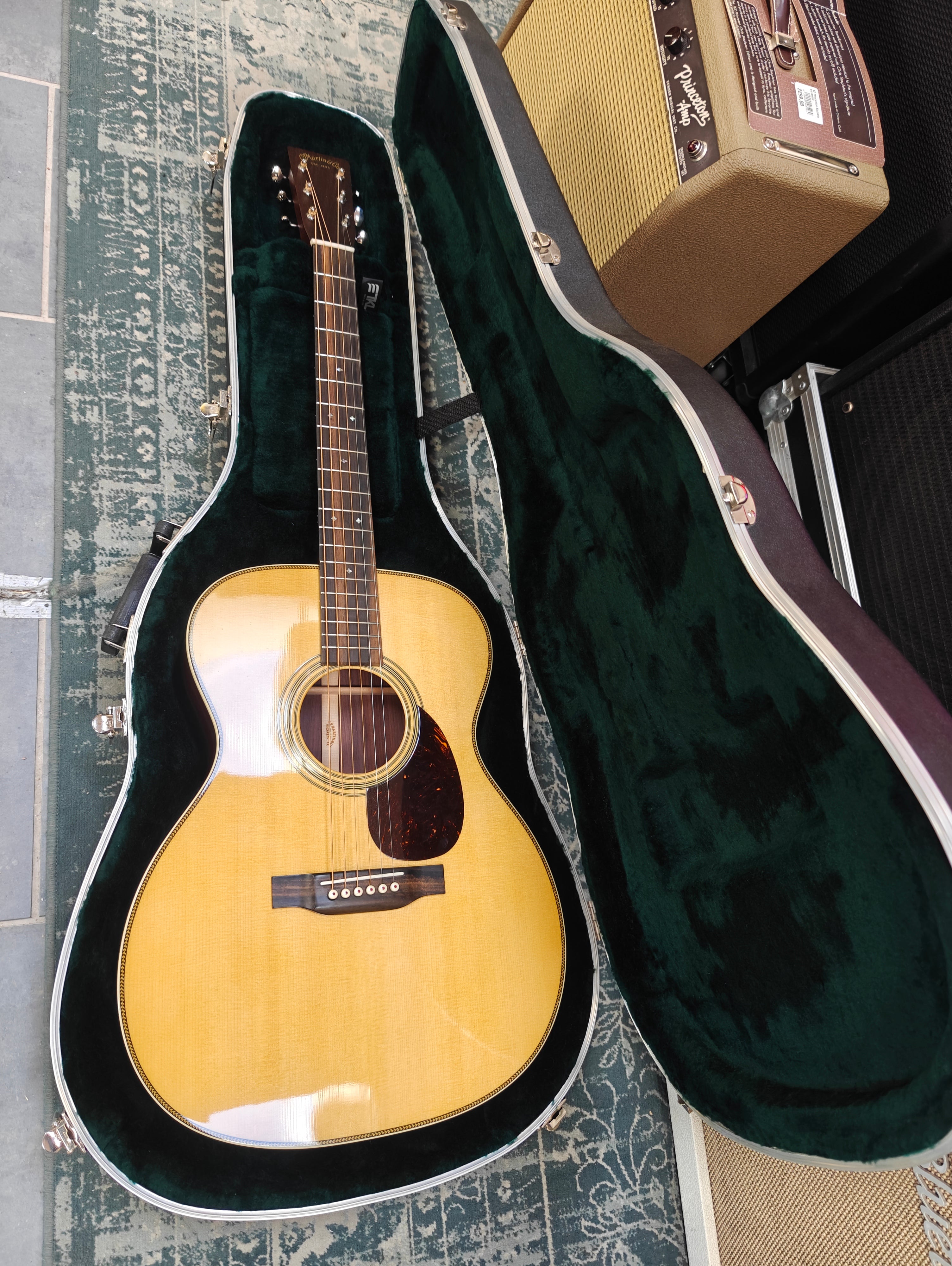 Martin OM-28 2024