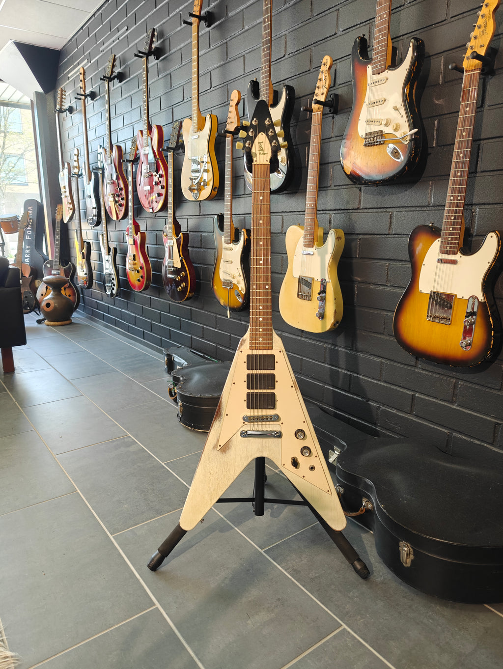 Gibson Flying V 2008 Faded Worn White 3 pickup EMGs