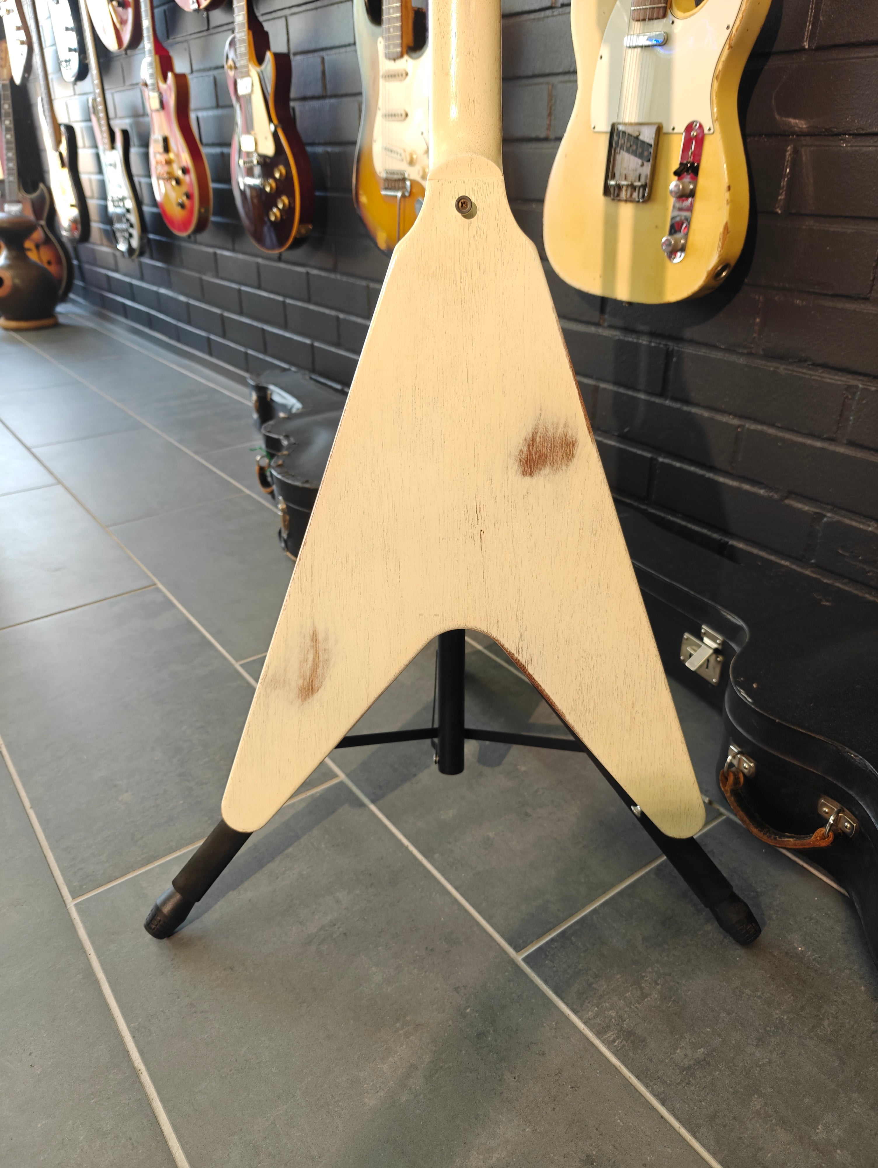 Gibson Flying V 2008 Faded Worn White 3 pickup EMGs