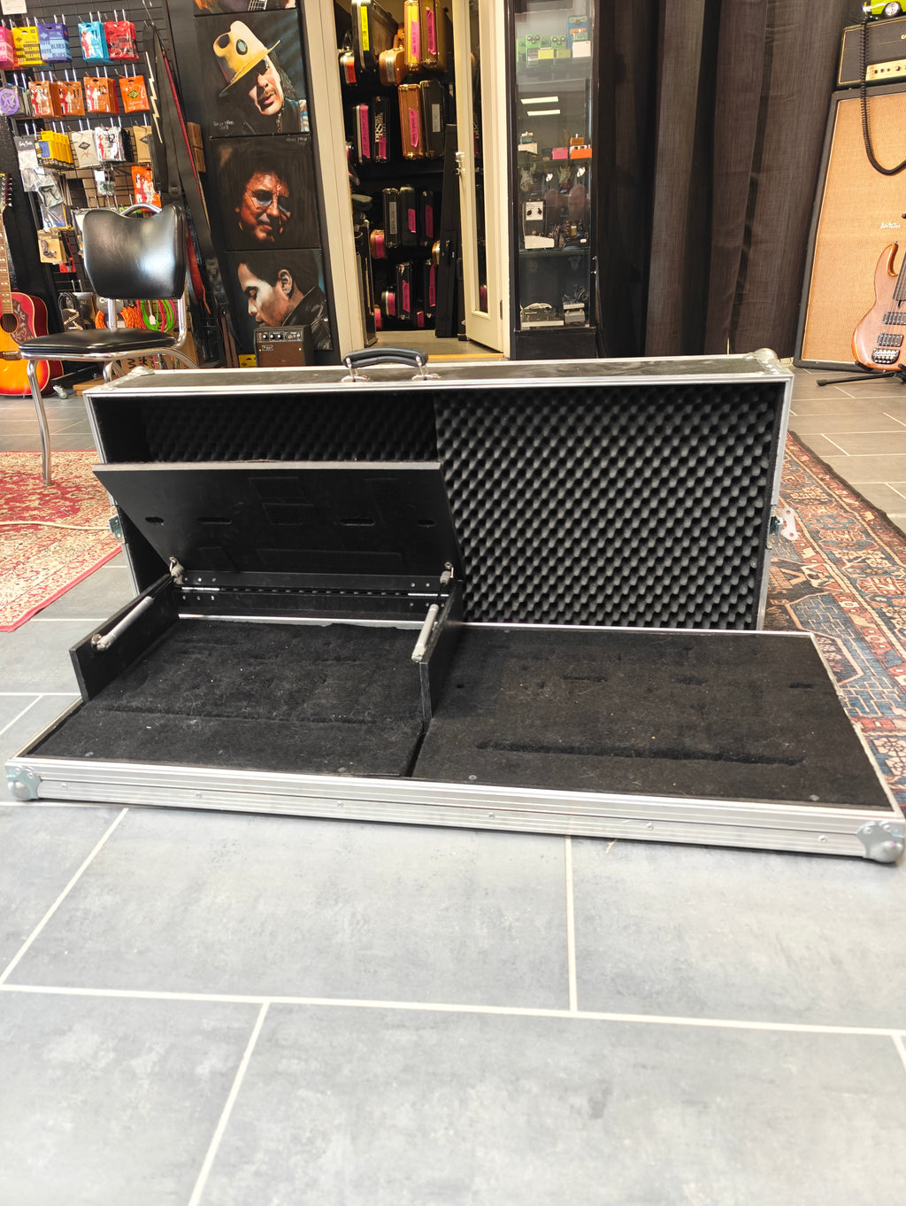 Pedalboard and case Custom made