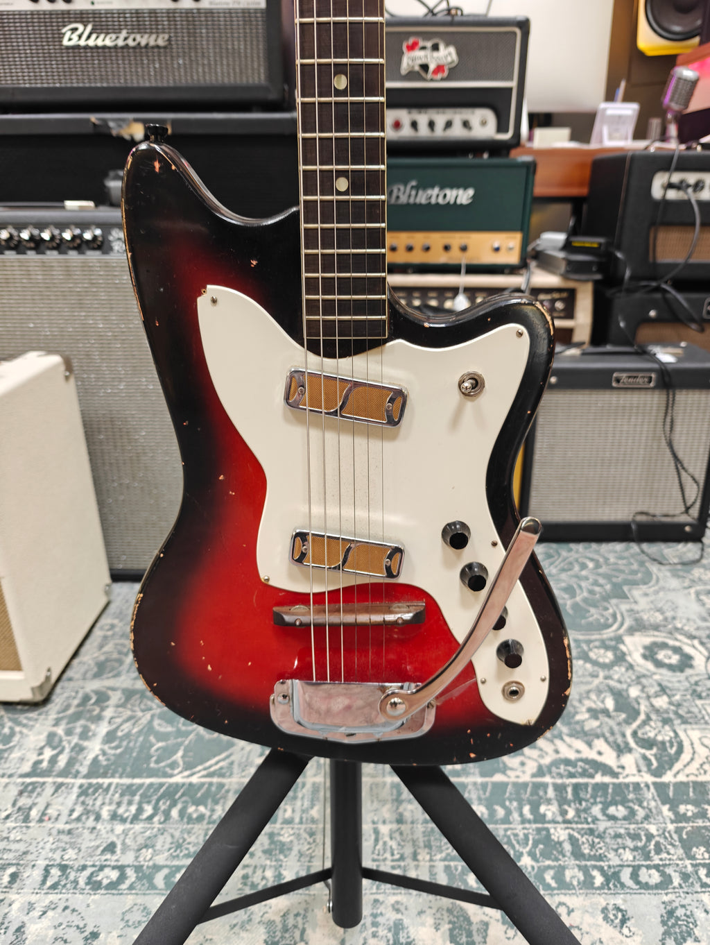 Harmony Bobkat H17 Silhouette 1965