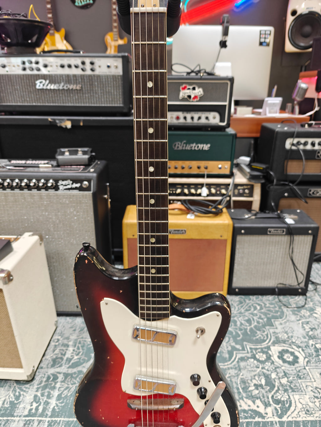 Harmony Bobkat H17 Silhouette 1965