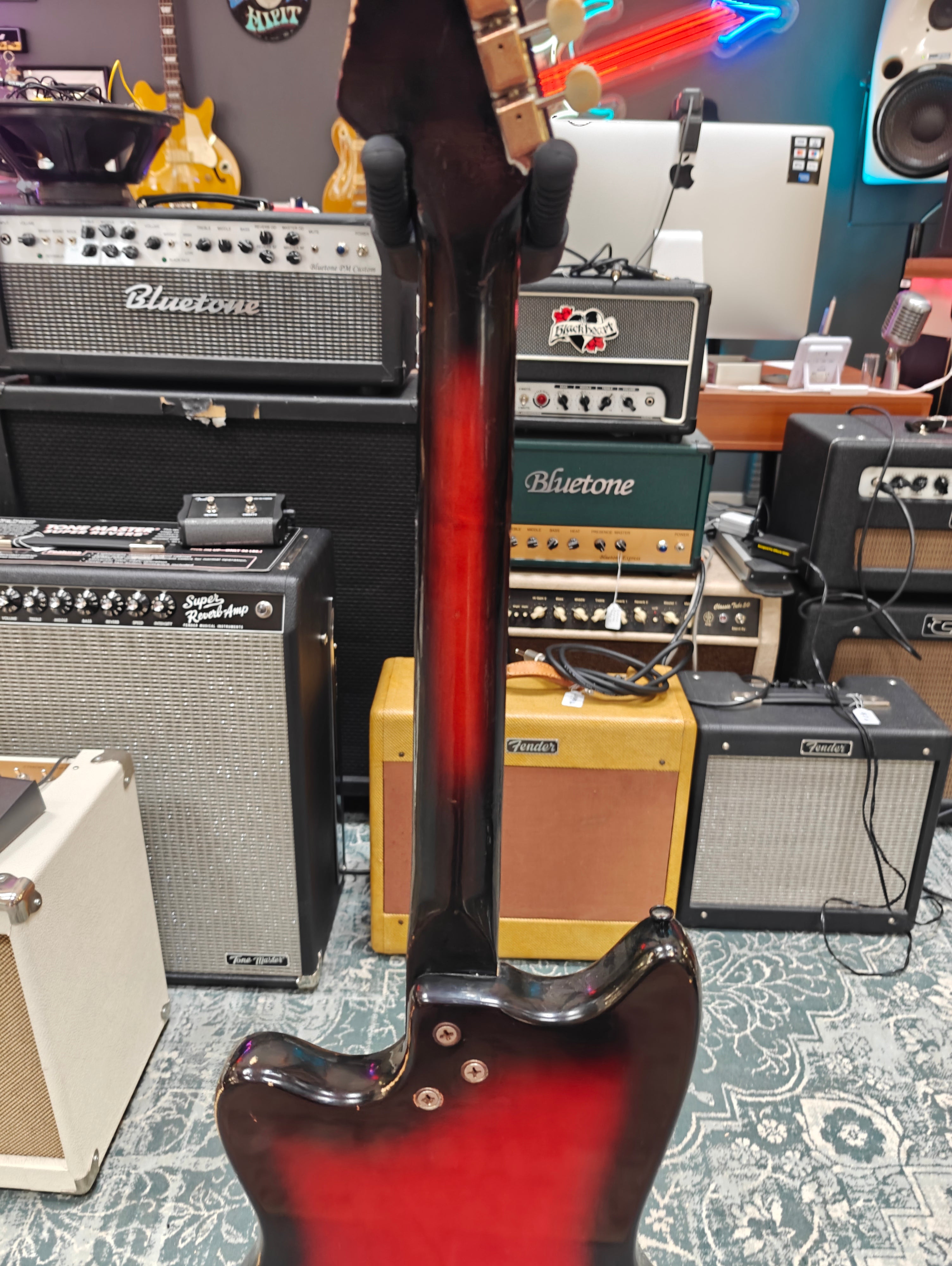 Harmony Bobkat H17 Silhouette 1965