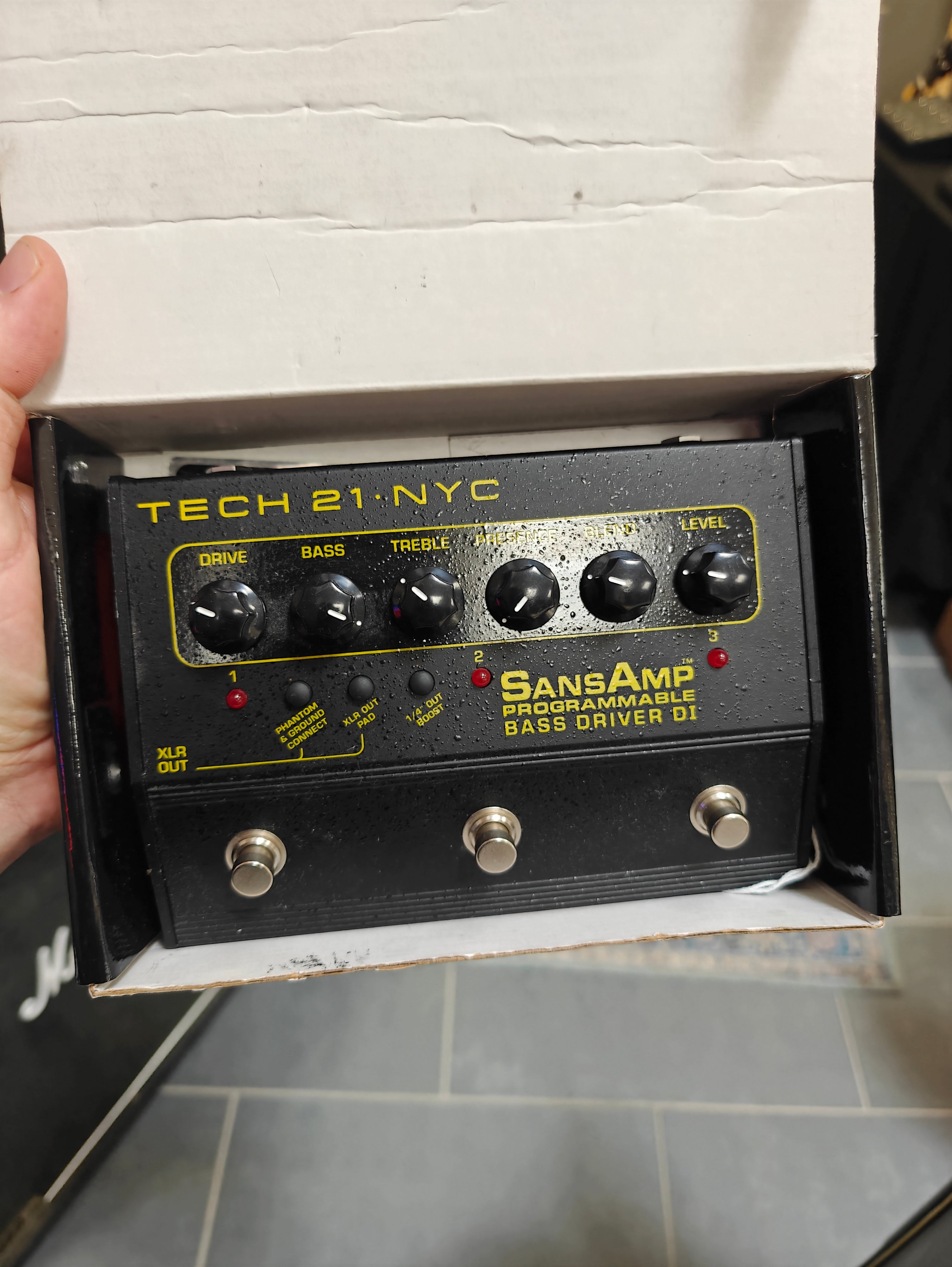 Tech 21 NYC SansAmp Programmable Bass Driver DI