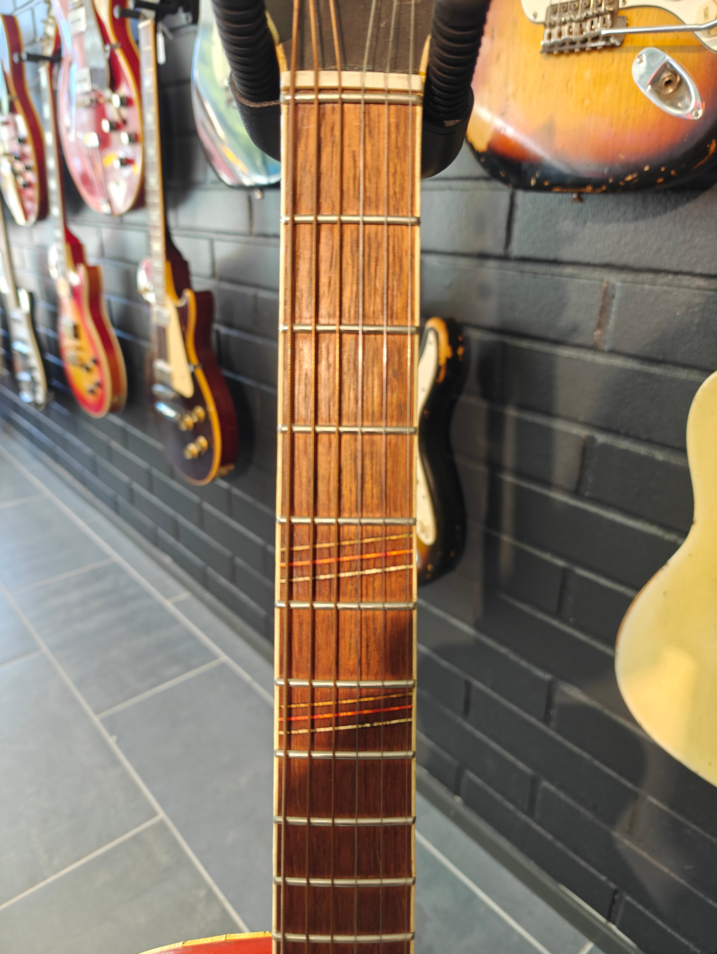 Lignatone 1964 "Sunburst" Ex-Jimi Sumen