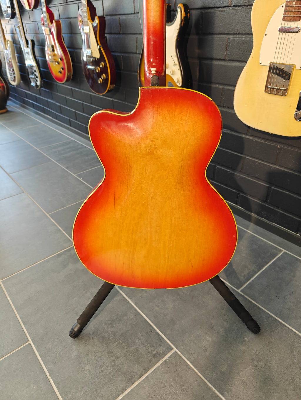 Lignatone 1964 "Sunburst" Ex-Jimi Sumen