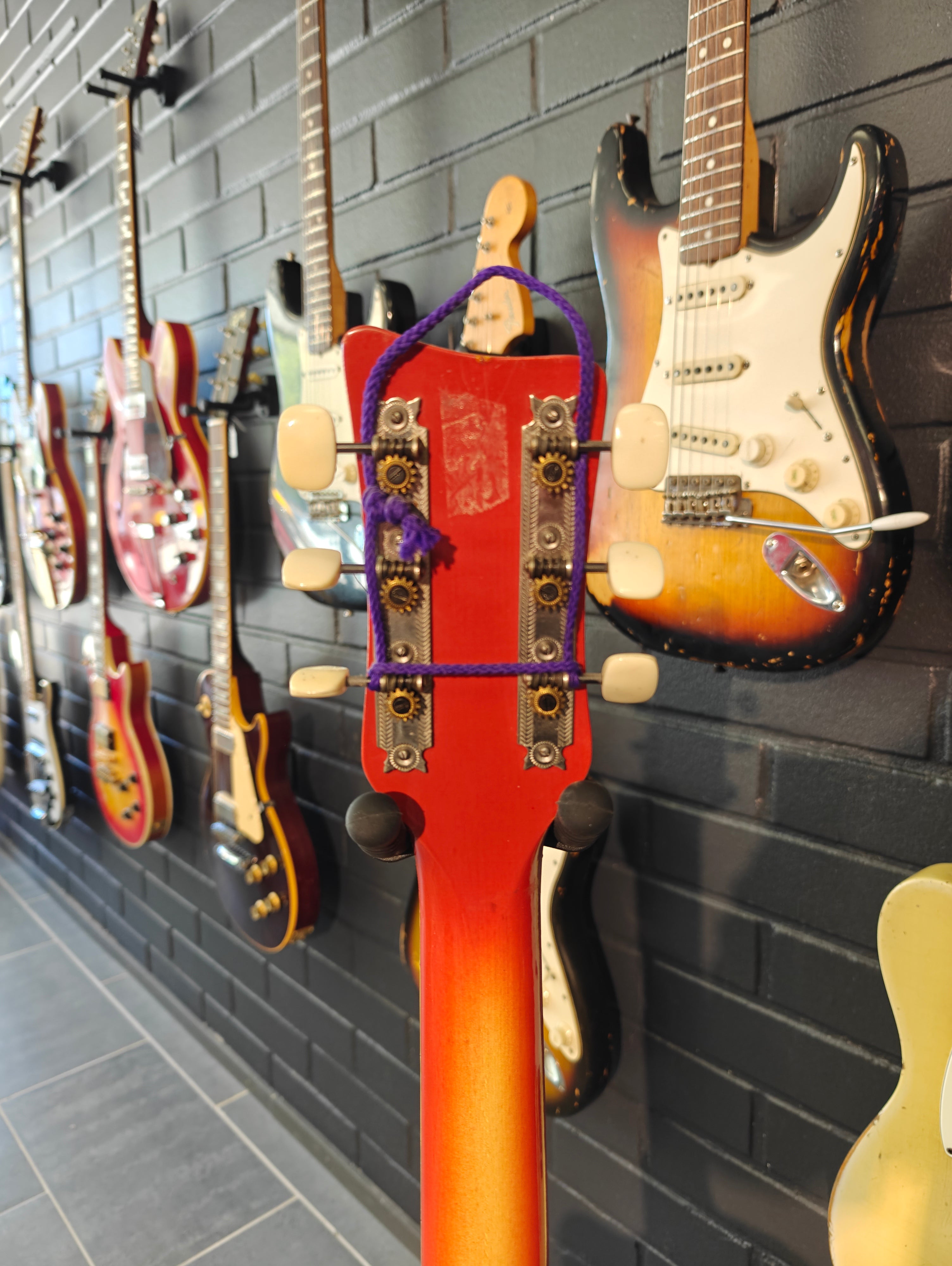Lignatone 1964 "Sunburst" Ex-Jimi Sumen