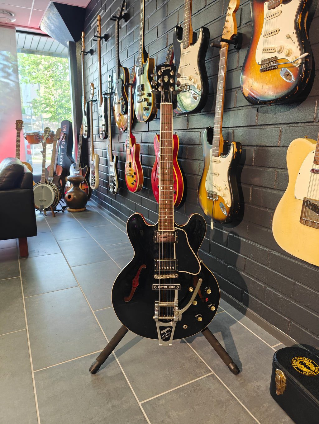 Gibson ES-335 Ebony 1989 w/ Bigsby
