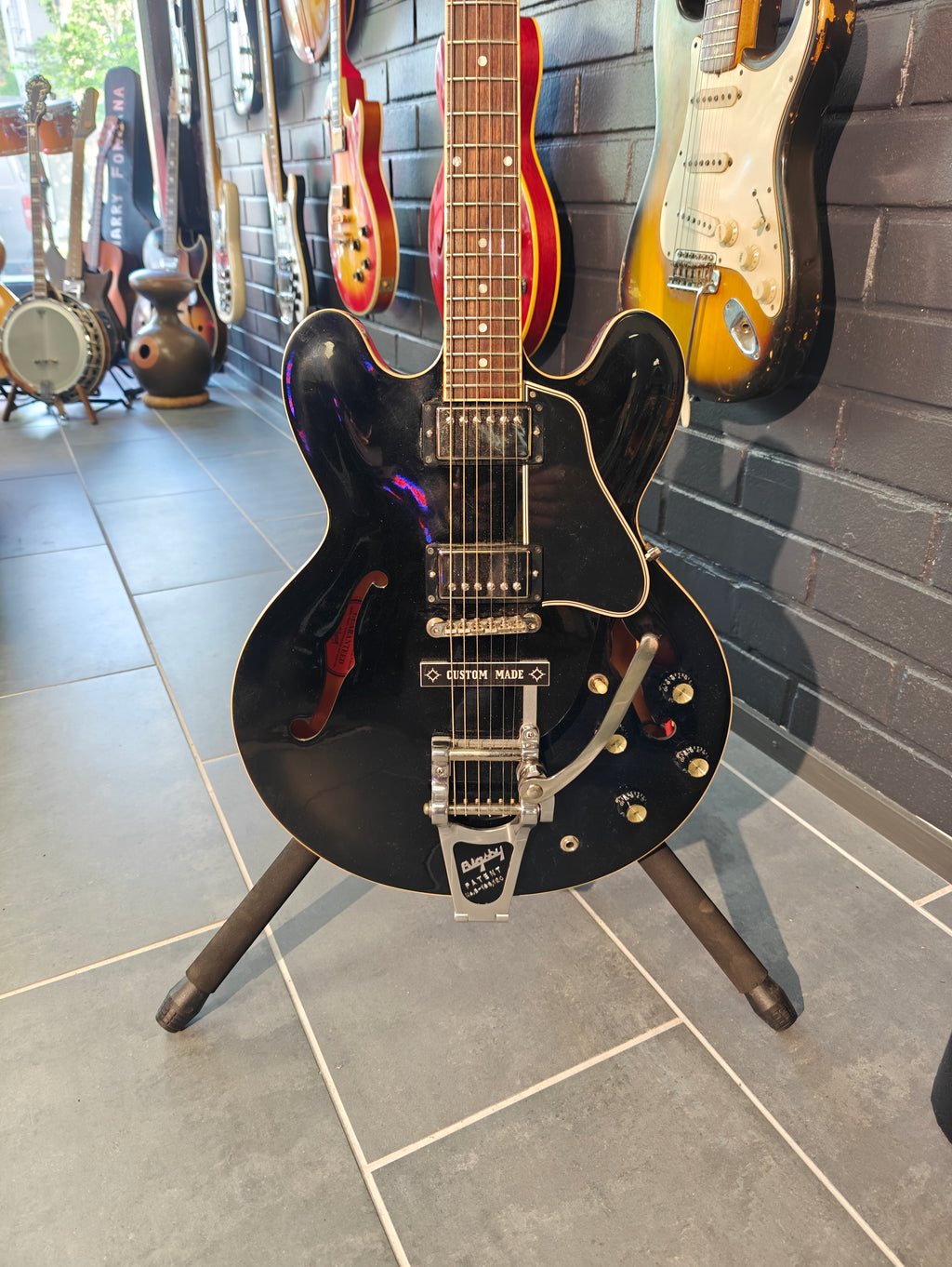 Gibson ES-335 Ebony 1989 w/ Bigsby