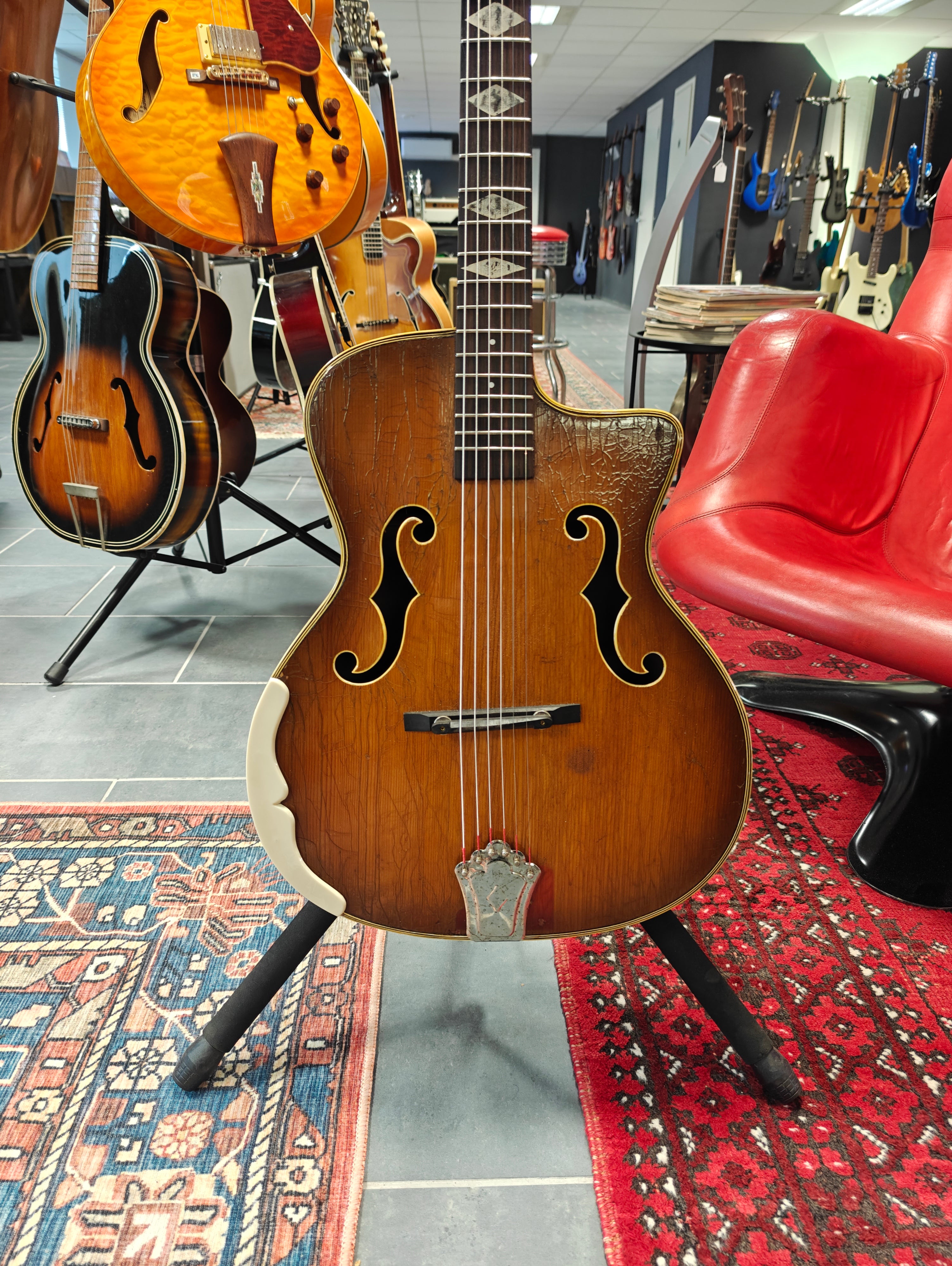 Antoine Di Mauro Solist Special Chorus Luxe Sunburst 1950s