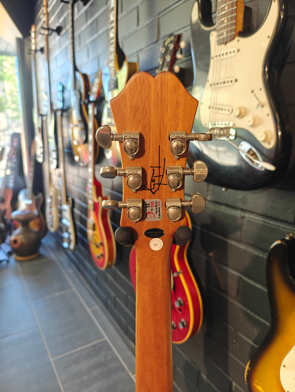 Epiphone Tom DeLonge Signature ES-333