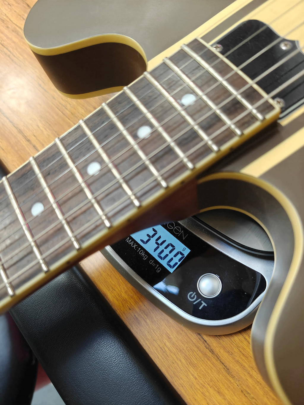 Epiphone Tom DeLonge Signature ES-333