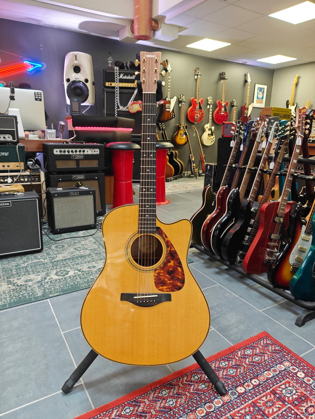 Yamaha LLX26C