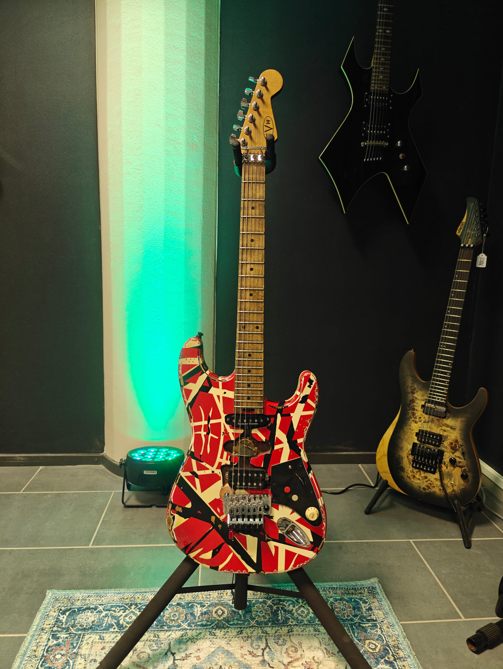 EVH Frankie Striped Relic Upgraded by Euge Valovirta
