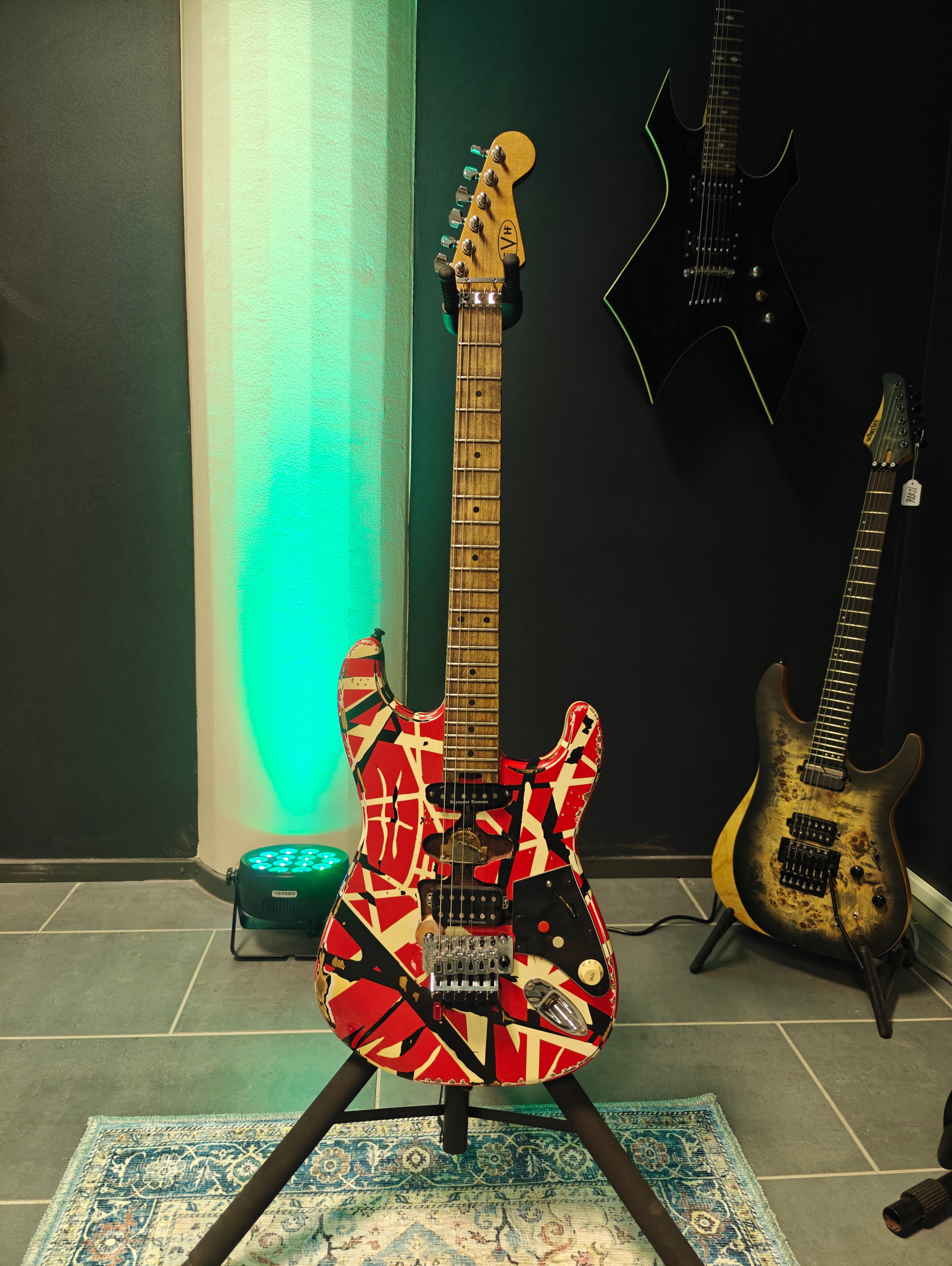 EVH Frankie Striped Relic Upgraded by Euge Valovirta