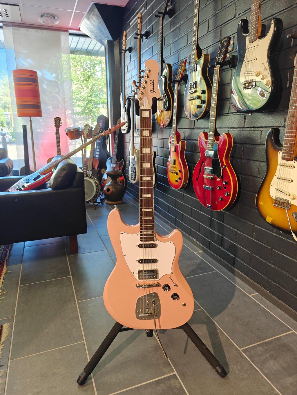 Guild Surfliner Deluxe Rose Quartz Metallic