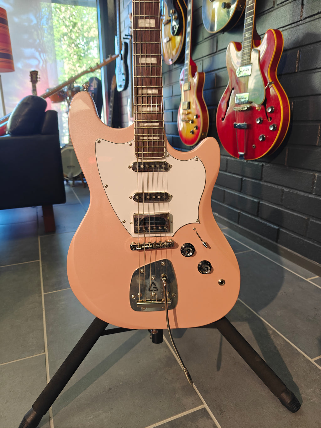 Guild Surfliner Deluxe Rose Quartz Metallic