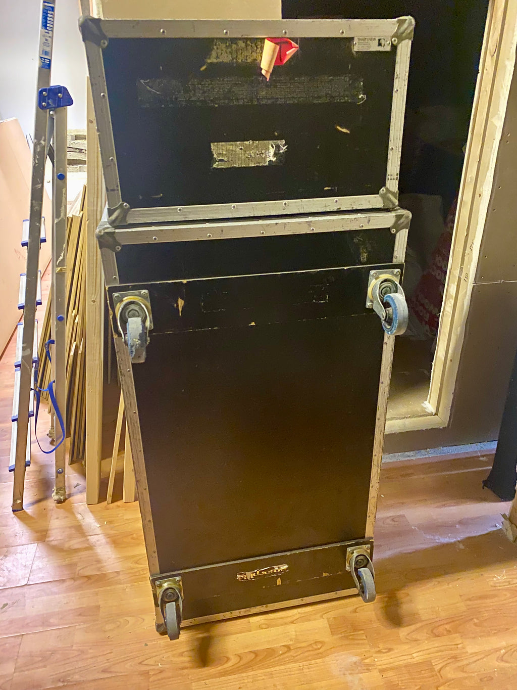 Ampeg SVT VR 300W All Tube Vintage Reissue + 8x10"