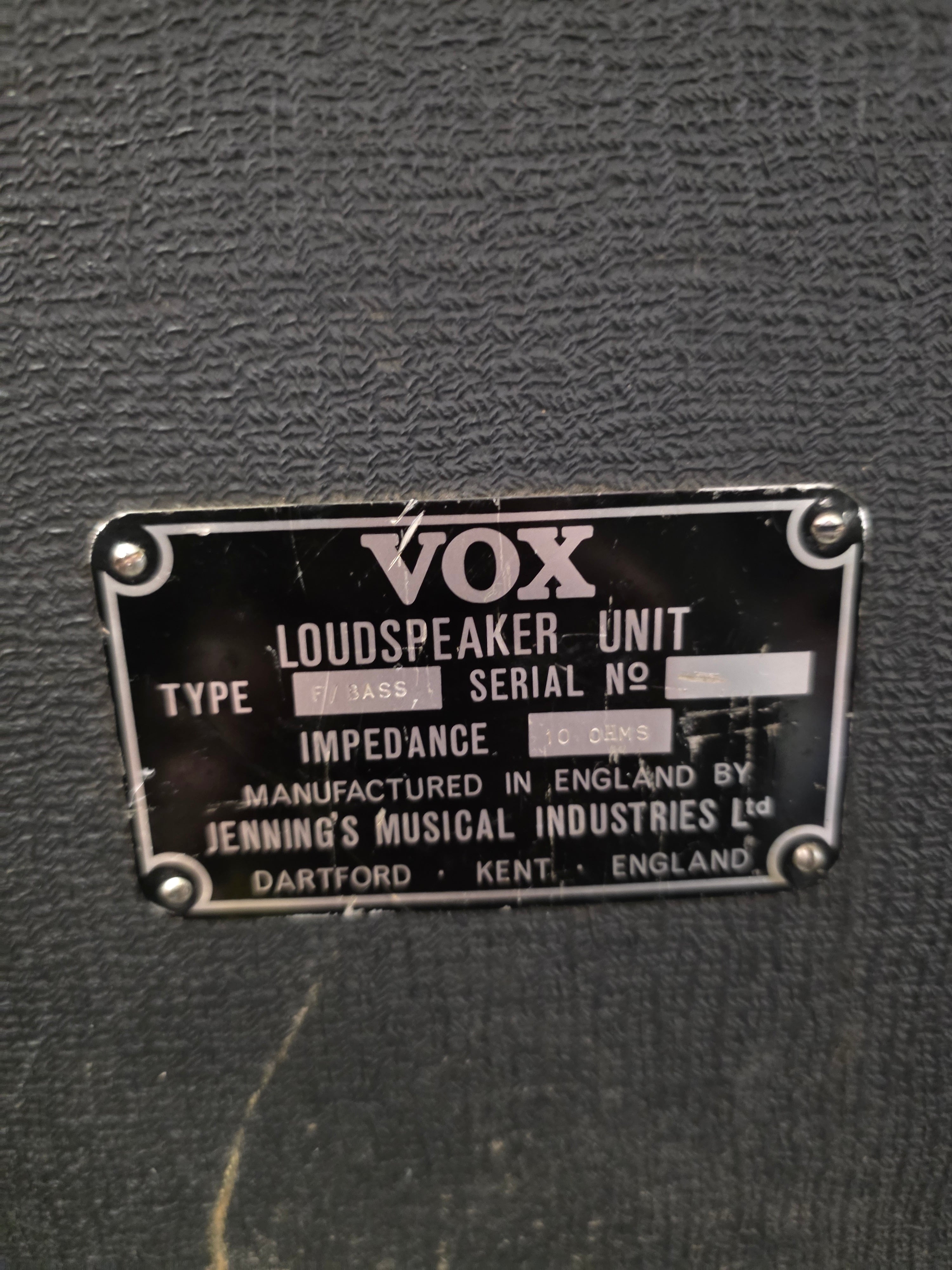 Gabinete de Bajo Vox Foundation de los años 60 con Peavey Black Widow 1801-8 LT BW