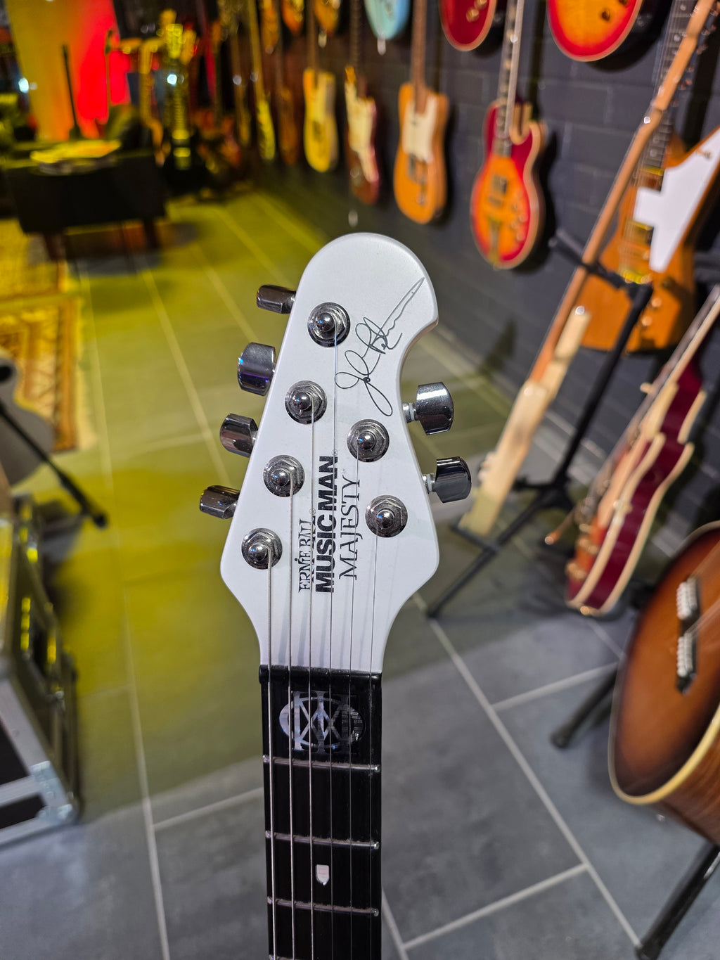 Music Man John Petrucci Majesty 6 Glacial Frost