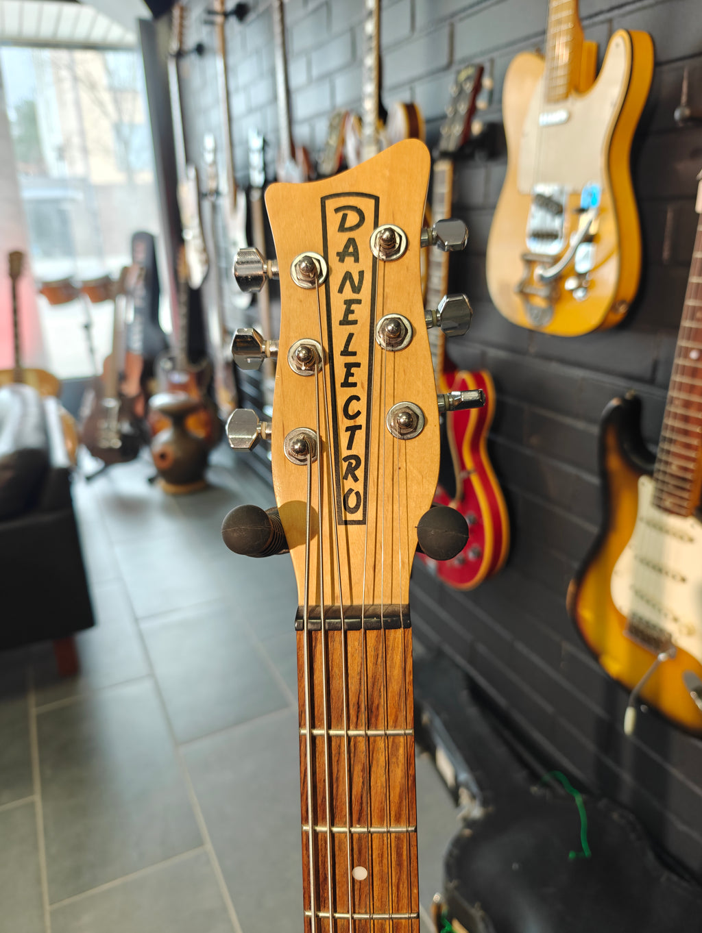 Danelectro Hodad Baritone Champagne Sparkle