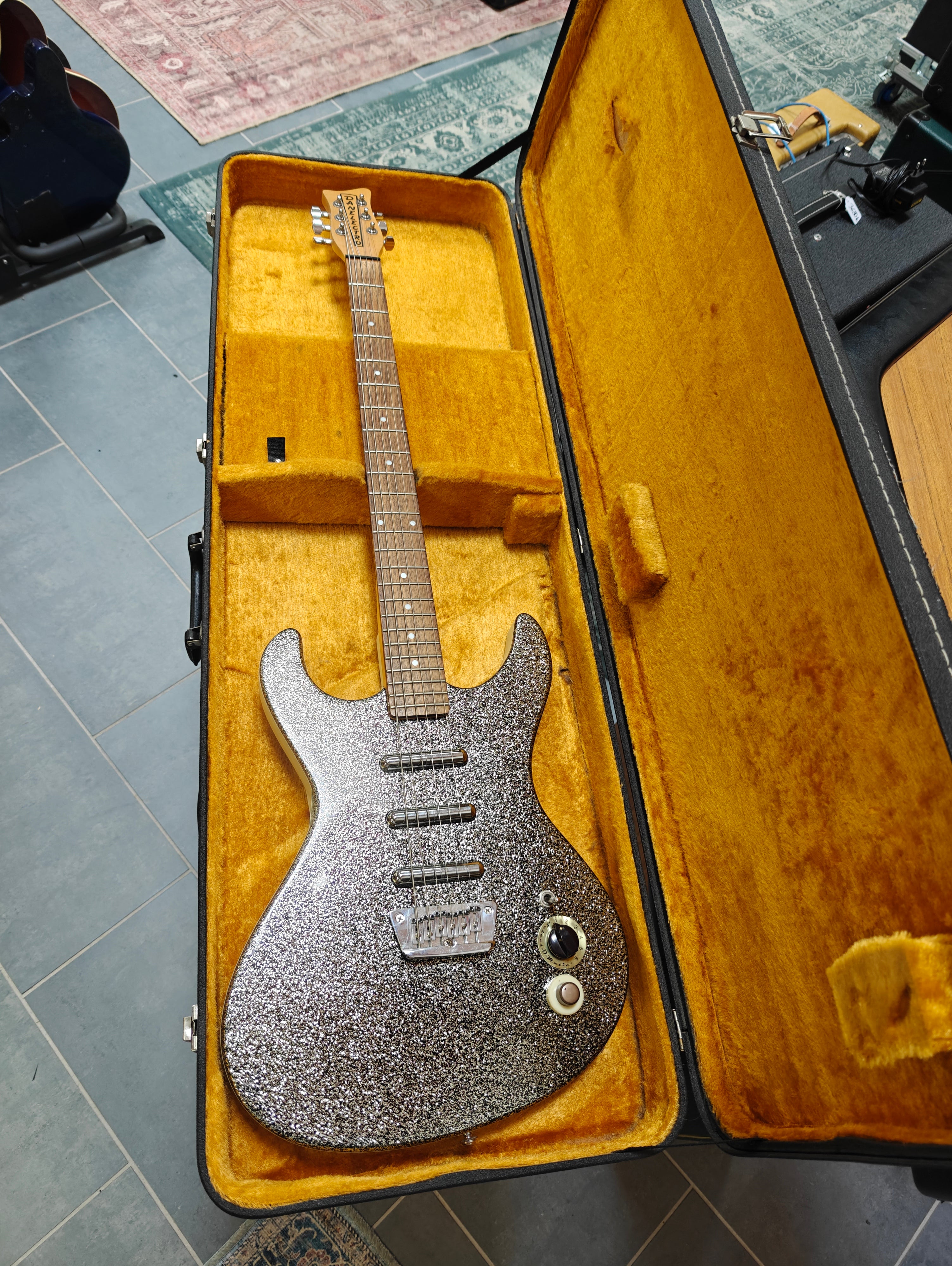 Danelectro Hodad Baritone Champagne Sparkle