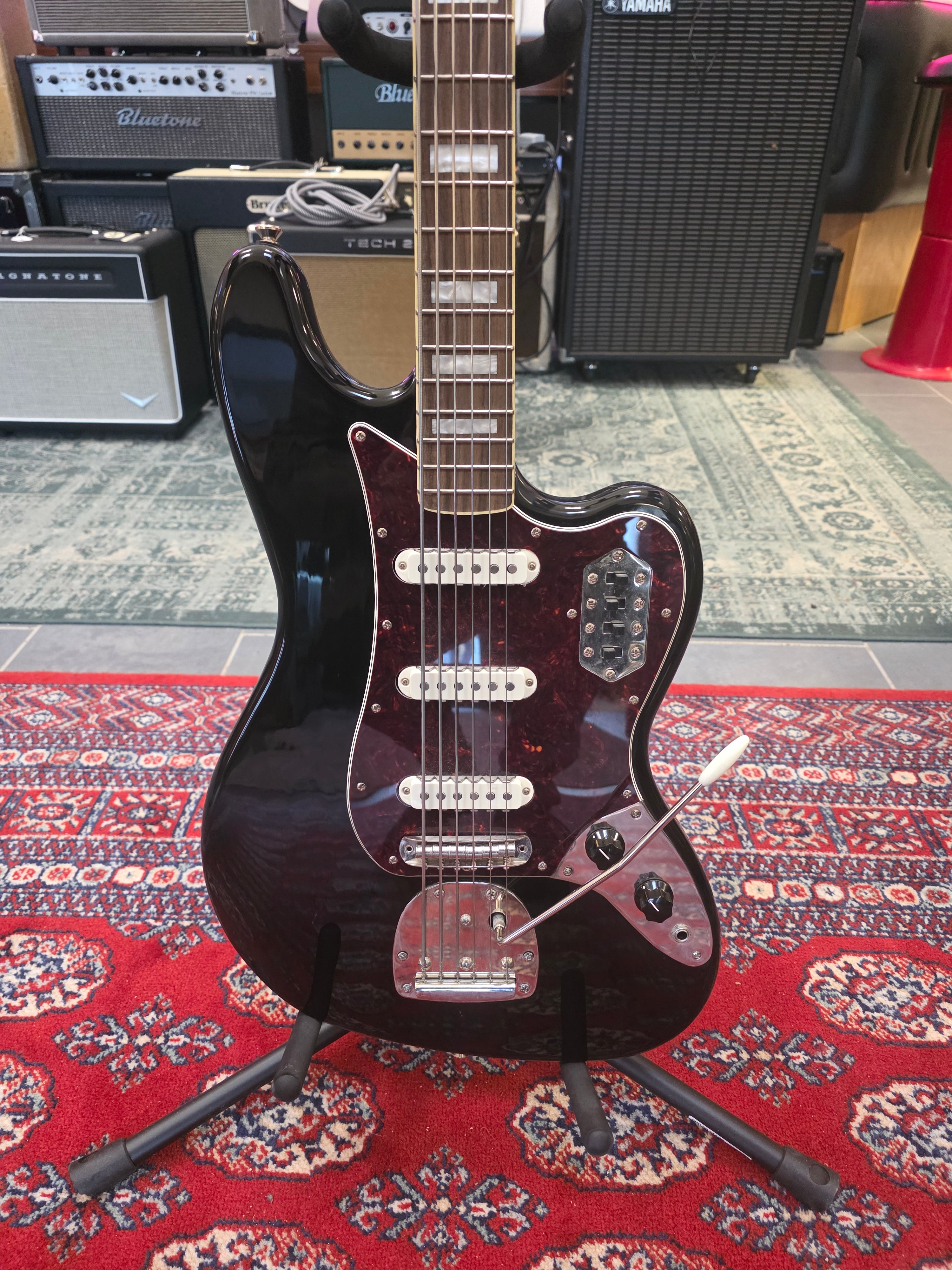 Squier Classic Vibe Bass VI Black