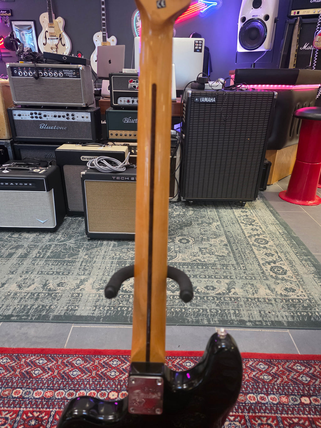 Squier Classic Vibe Bass VI Black