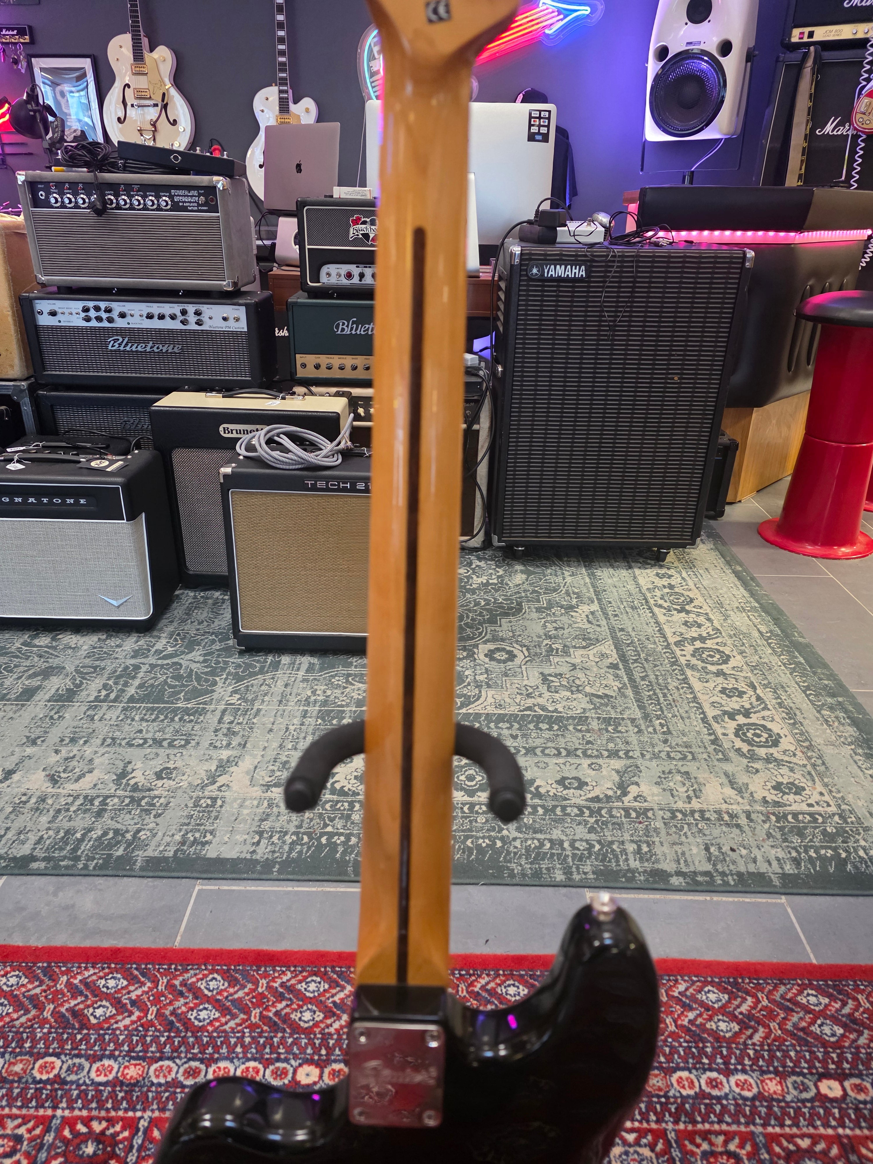 Squier Classic Vibe Bass VI Black