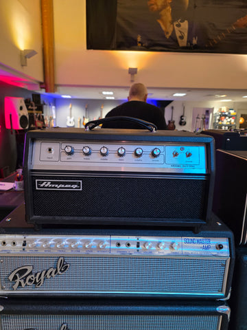 Ampeg Model GVT15H