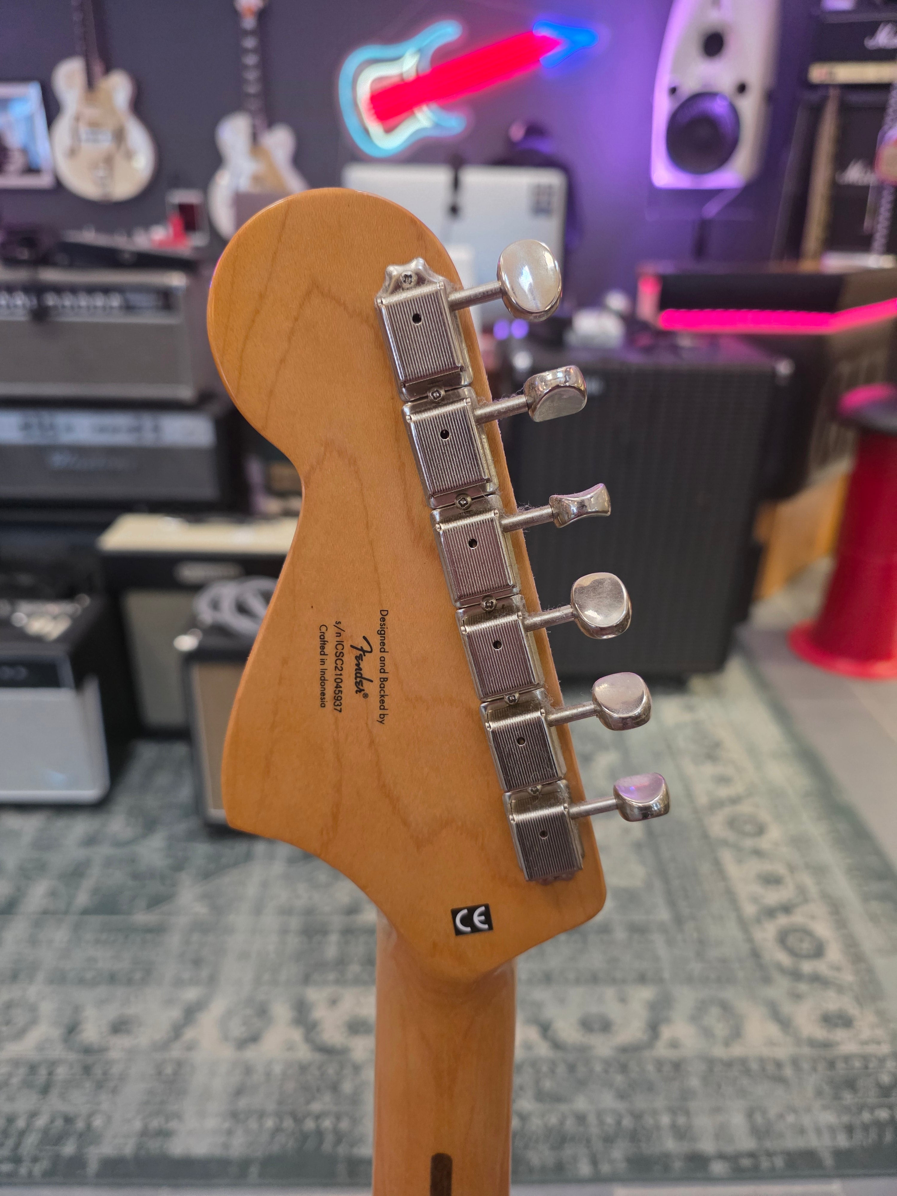 Squier Classic Vibe Bass VI Black