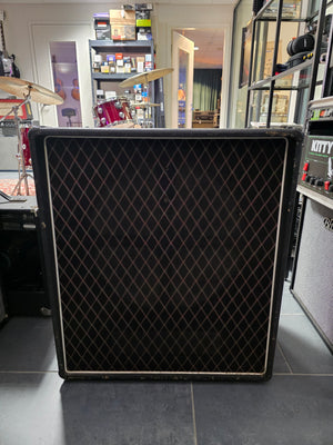 Vox Foundation Bass Cabinet 1960s w/ Peavey Black Widow 1801-8 LT BW