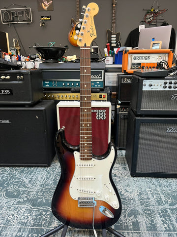 Fender Standard Stratocaster 2016